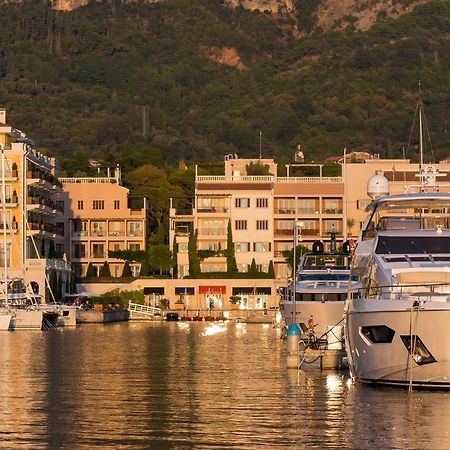 Villa Sandy Apartments Tivat Exteriör bild