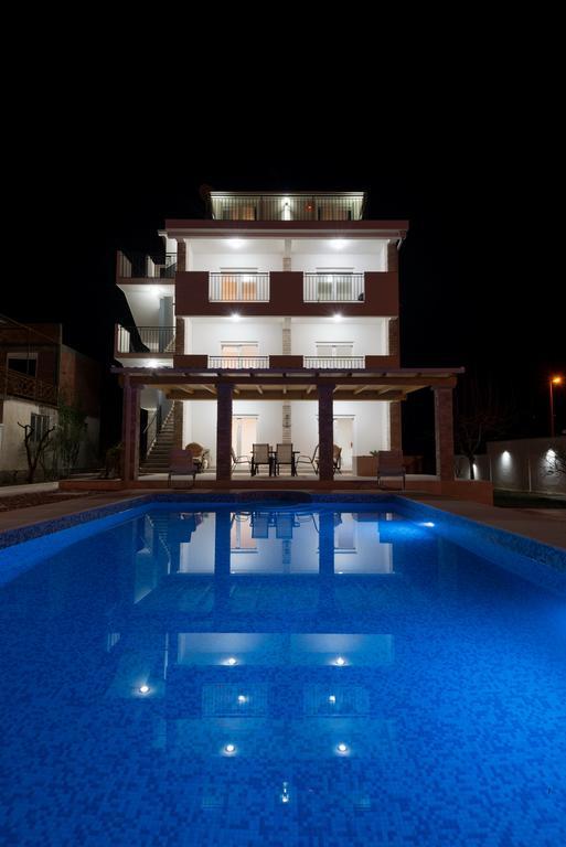 Villa Sandy Apartments Tivat Exteriör bild
