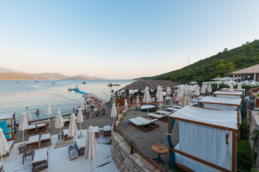 Villa Sandy Apartments Tivat Exteriör bild