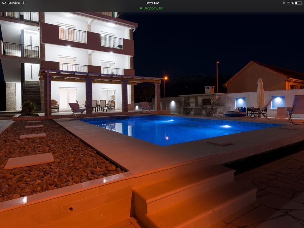 Villa Sandy Apartments Tivat Exteriör bild
